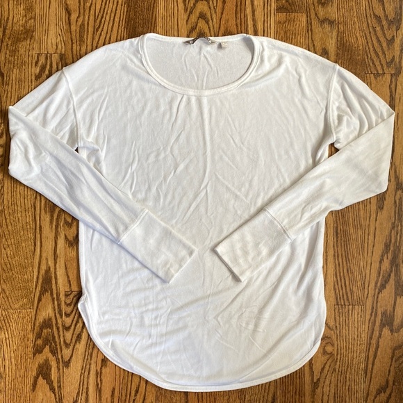 White Athleta rounded hem long sleeve shirt, size S. Great condition some pill - Picture 1 of 11
